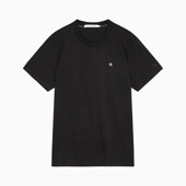[캘빈클라인 진] 남성 레귤러핏 CK로고 뱃지 반팔 티셔츠 (J324899-BEH)