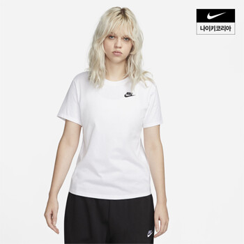 [나이키] 스포츠웨어 클럽 에센셜 여성 티셔츠 DX7903-100