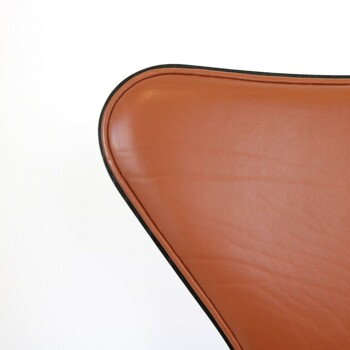 풀티 [FRITZ HANSEN 프리츠한센] Series 7 seven Chair Front Upholstered l 세븐체어 프론트 업홀스터드