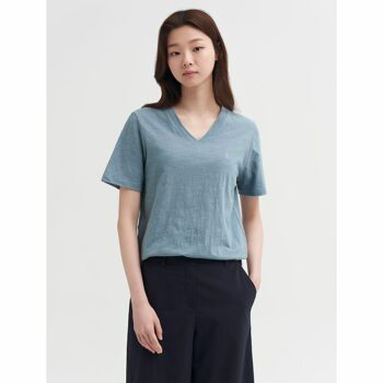 [빈폴레이디스] 블루 V넥 슬럽 코튼 티셔츠 (BF2542C02P)