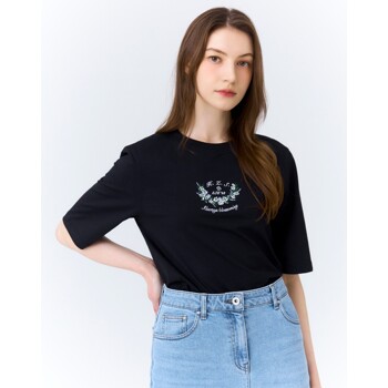 헤지스 여성 24SS 블랙 루즈핏 플라워자수 5부소매 티셔츠 HSTS4BC24BK